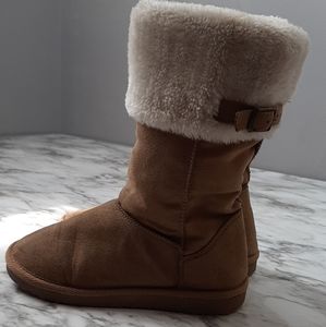 Kids faux fur Boots size 2